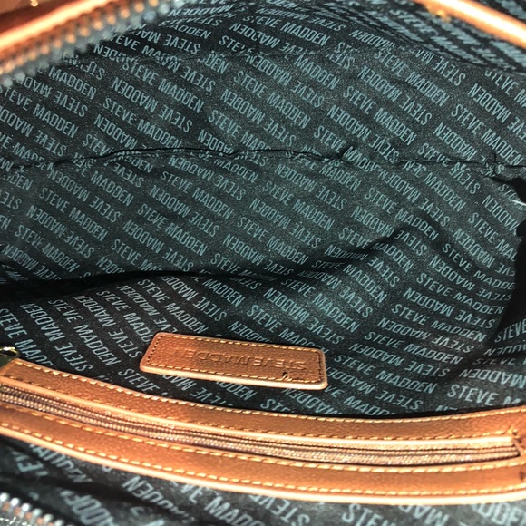 Steve Madden cognac T-bottom cosmetic bag - Picture 3 of 4